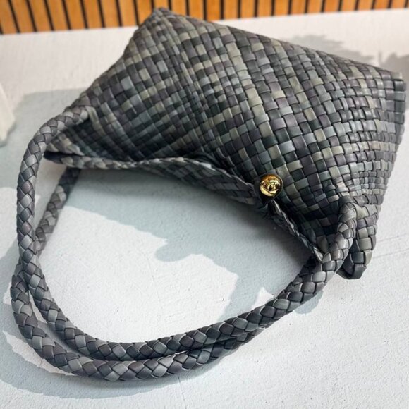 Luna Weave – A Genuine Leather Woven Bag for True Style Enthusiasts